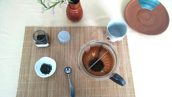 Sitting down for our last cup of Darjeeling first flush 2014.