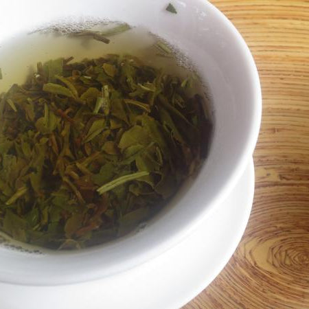 Can caffeine be rinsed from tea? - Happy Earth Tea
